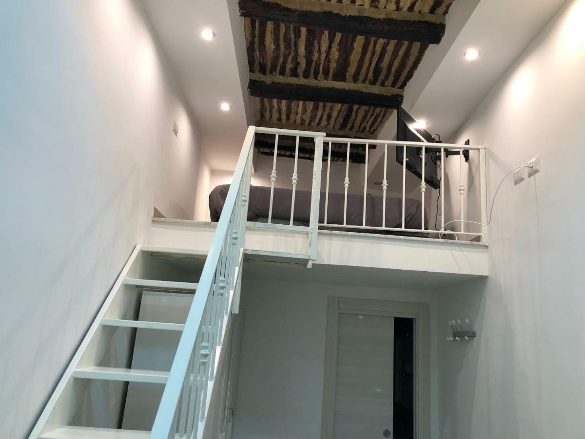 La Casina Di Lia In Via Dei Tribunali Неаполь Екстер'єр фото